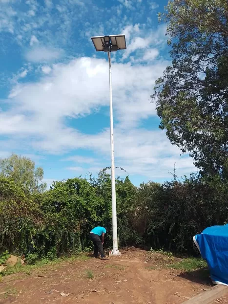 Caso OEM internacional do aeroporto de Abuja de luzes de rua solares inteligentes
