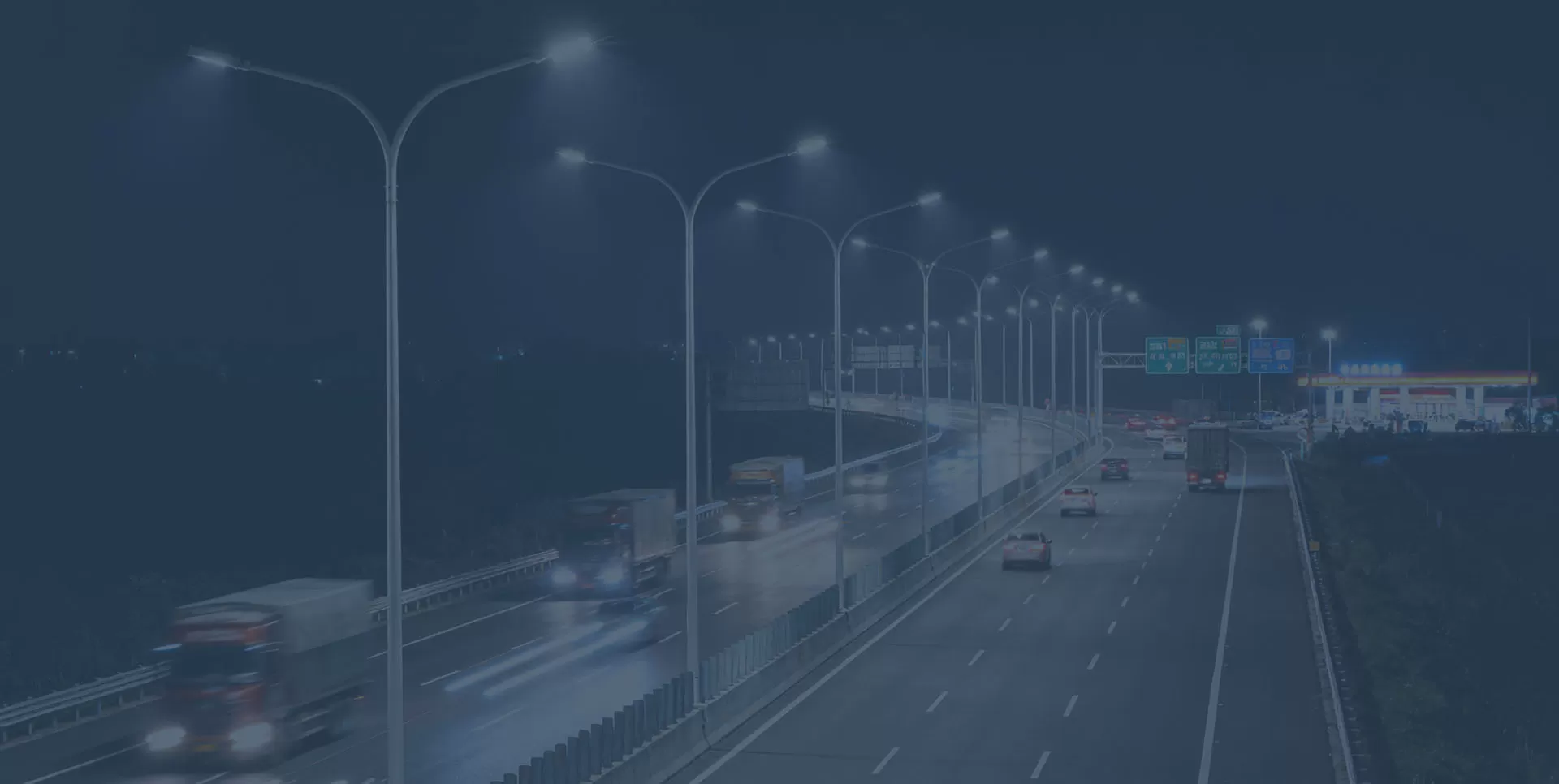 Instalação feita simples para luzes de rua solares divididas